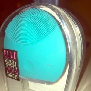 facial cleansing device